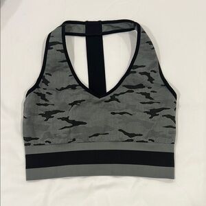 Bella Active (M) Gray / Black Camo Sports Bra